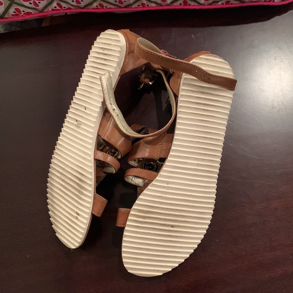 Sandals - Picture 2 of 3